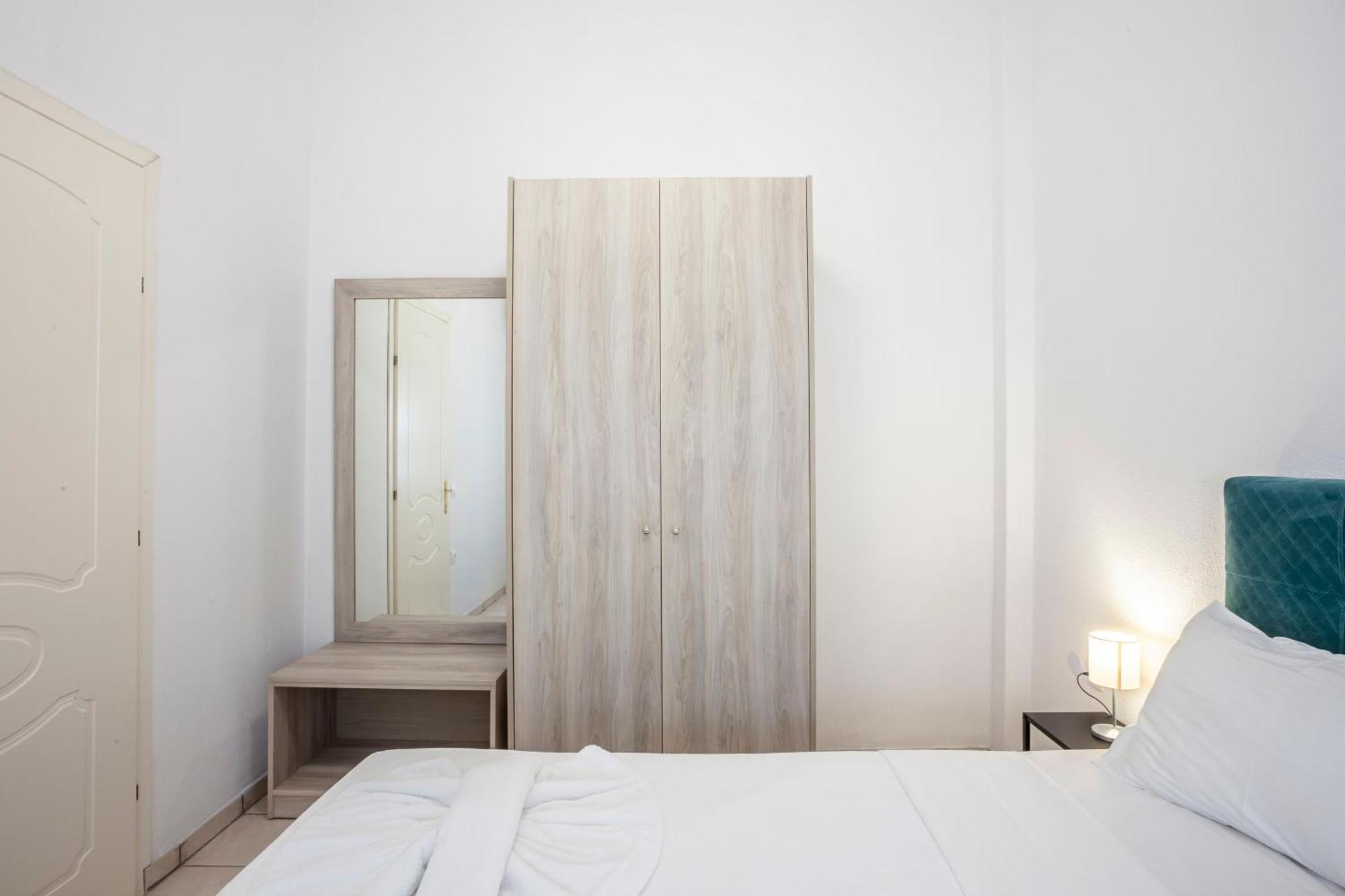 Aris Luxury *