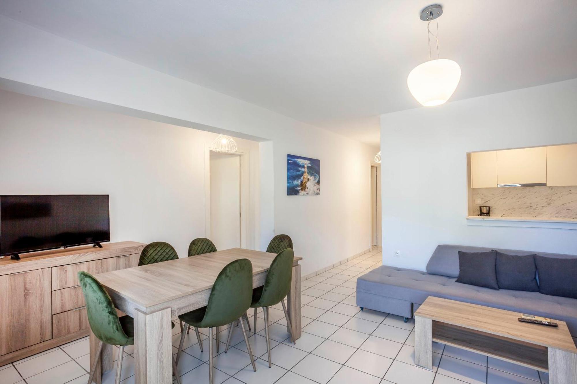 Aris Luxury Apartment *