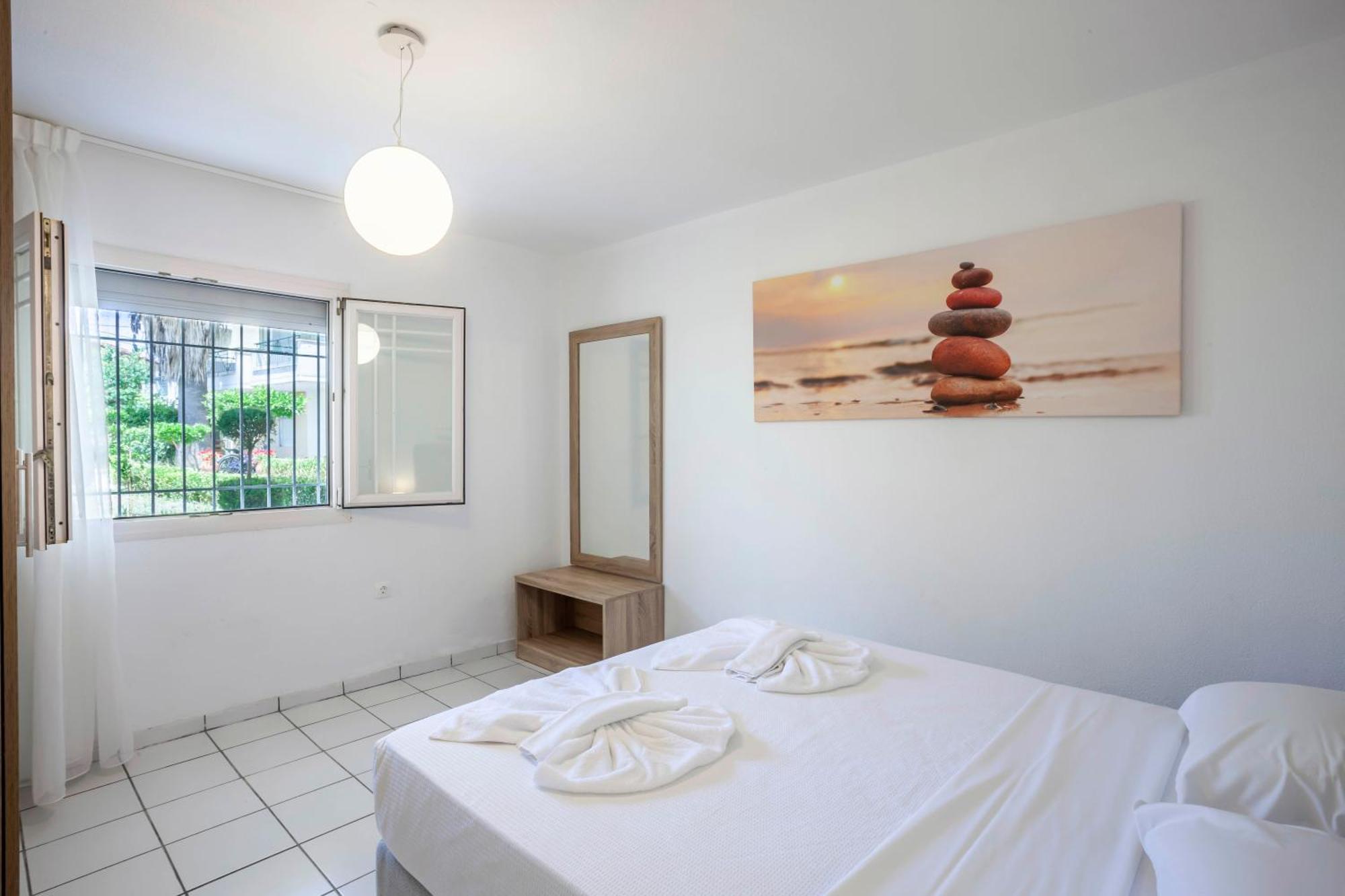 Aris Luxury Apartment Pefkochori